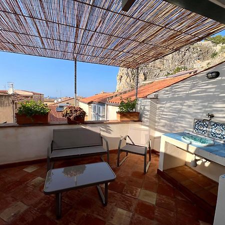 Cortile Umberto I Bed & Breakfast Чефалу Екстериор снимка
