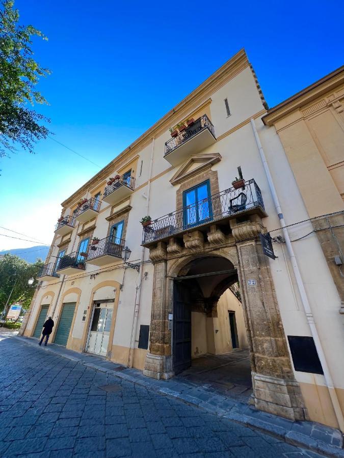 Cortile Umberto I Bed & Breakfast Чефалу Екстериор снимка