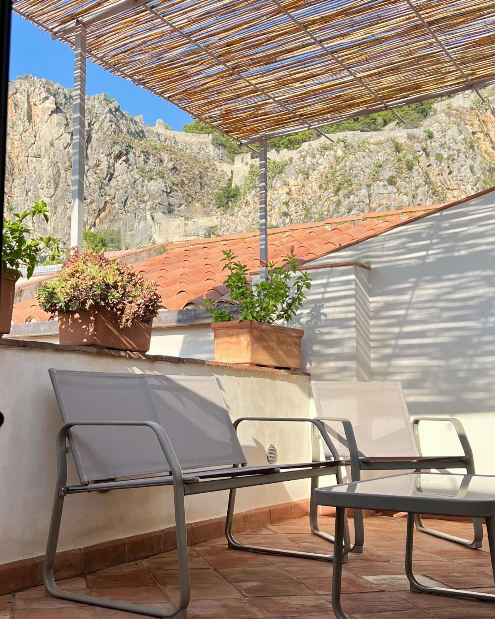 Cortile Umberto I Bed & Breakfast Чефалу Екстериор снимка